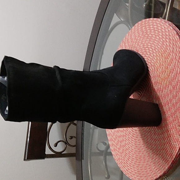 NWT Vegan Suede Boots - Picture 3 of 6